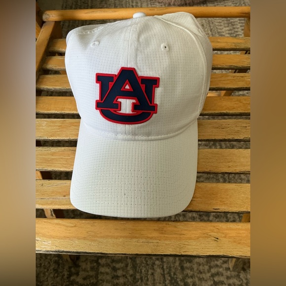 Under Armour Auburn University White Hat - Picture 1 of 9